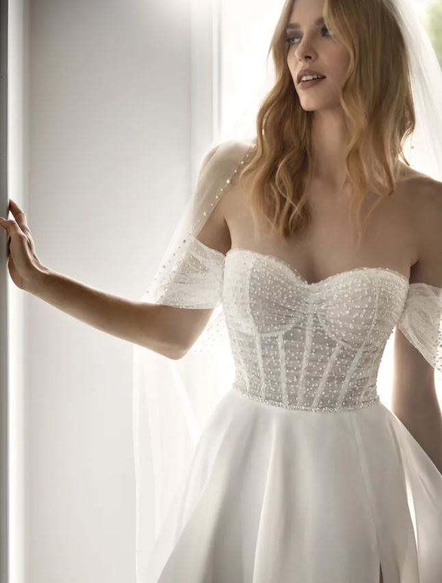 ACADIA – Pronovias Nicola