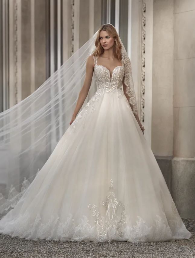 AVANI Pronovias Nicole