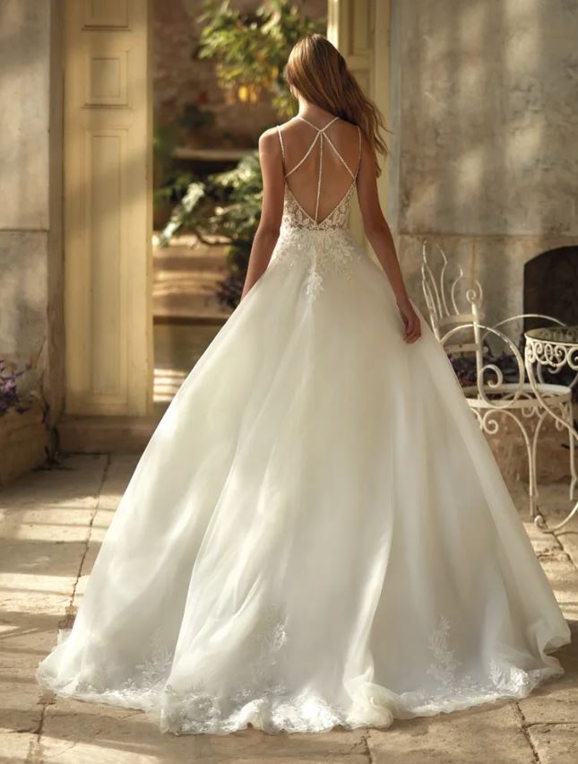 LITA – Colet By Nicole Pronovias