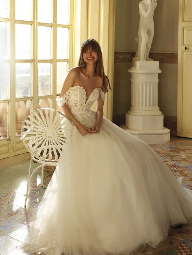 LITA – Colet By Nicole Pronovias