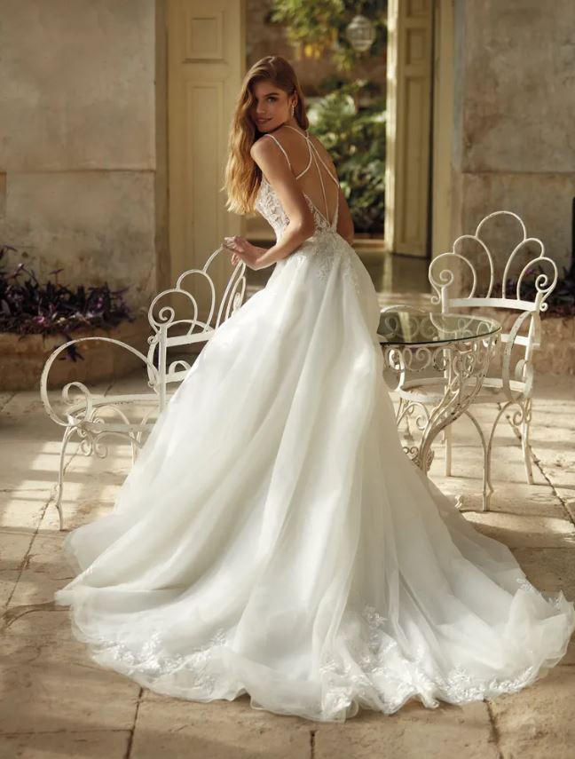 LITA – Colet By Nicole Pronovias