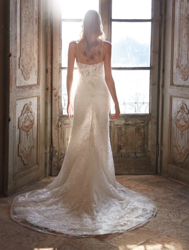 MAHIA – Pronovias Nicola