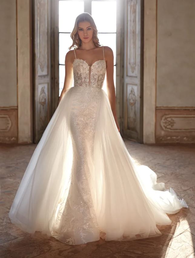 MAHIA – Pronovias Nicola